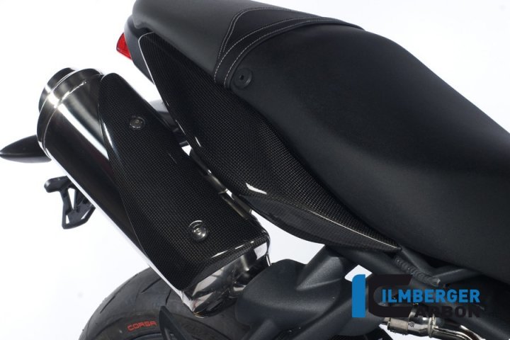 Ilmberger Carbon Seitendeckel unterm Sitz rechts, Carbon für Street Triple D67LD