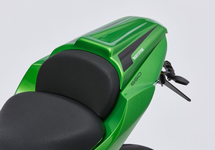 BODYSTYLE Sitzkeil fÃ¼r Z650 ER650K für Z650 ER650K