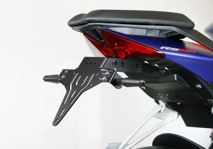 PROTECH Kennzeichenhalter für RS 457 XE für RS 457 XE