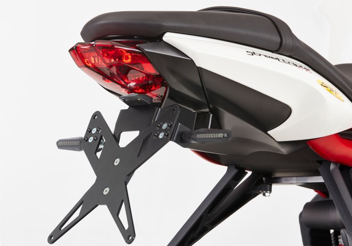 PROTECH Kennzeichenhalterset inkl. Reflektor und Kennzeichenbeleuchtung fÃ¼r Daytona 675 H67 für