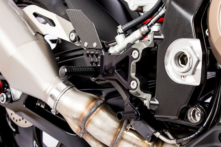 GILLES FXR Fußrastenanlage für S1000RR 2R99 schwarz S1000RR 2R99 EURO4