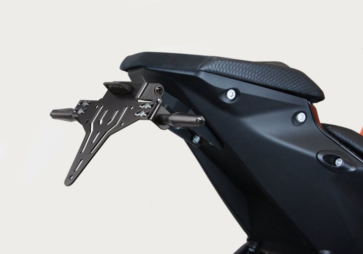 PROTECH Kennzeichenhalterset inkl. Reflektor und Kennzeichenbeleuchtung fÃ¼r 1390 Super Duke R KTM 1