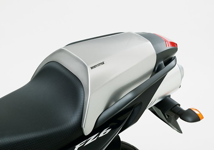 BODYSTYLE Sitzkeil fÃ¼r FZ6 RJ14 für FZ6 RJ14