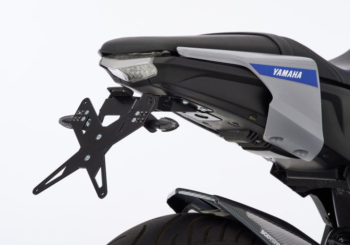 PROTECH Kennzeichenhalterset inkl. Reflektor und Kennzeichenbeleuchtung fÃ¼r MT-125 RE39 für MT-1