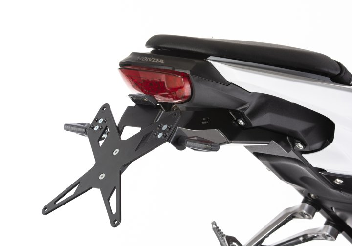 PROTECH Kennzeichenhalterset inkl. Reflektor und Kennzeichenbeleuchtung fÃ¼r CB125R JC79 für CB12