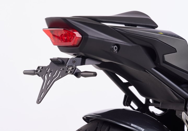PROTECH Kennzeichenhalterset inkl. Reflektor und Kennzeichenbeleuchtung fÃ¼r CB750 Hornet RH12 fü