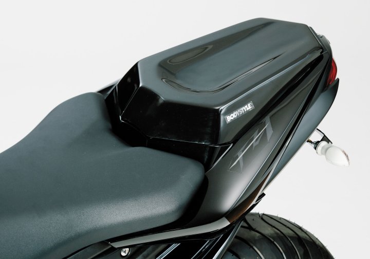 BODYSTYLE Sitzkeil fÃ¼r FZ1 RN16 für FZ1 RN16