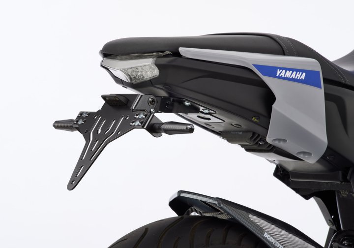 PROTECH Kennzeichenhalterset inkl. Reflektor und Kennzeichenbeleuchtung fÃ¼r MT-125 RE39 für MT-1