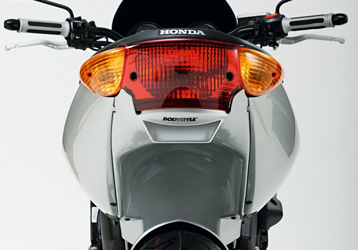 BODYSTYLE Tail Skirt fÃ¼r CB600 Hornet PC36 für CB600 Hornet PC36
