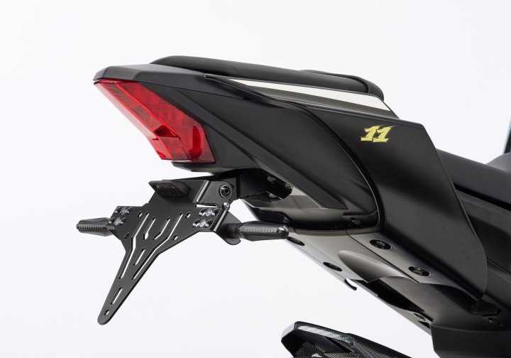 PROTECH Kennzeichenhalterset inkl. Reflektor und Kennzeichenbeleuchtung fÃ¼r YZF-R125 RE39 für YZ