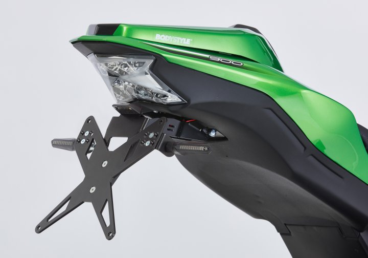 PROTECH Kennzeichenhalterset inkl. Reflektor und Kennzeichenbeleuchtung fÃ¼r Z900 ZR900B/D für Z9