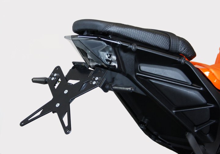 PROTECH Kennzeichenhalterset inkl. Reflektor und Kennzeichenbeleuchtung fÃ¼r RC 125 KTM RC für RC