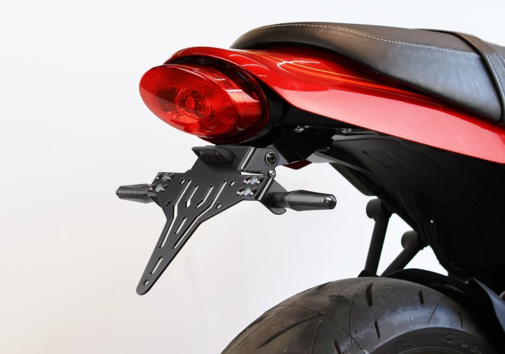 PROTECH Kennzeichenhalterset inkl. Reflektor und Kennzeichenbeleuchtung für Z650 RS ER650M für Z65