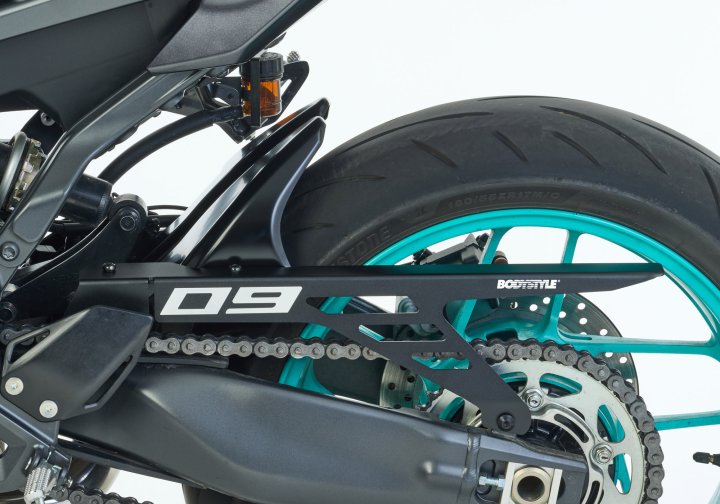 BODYSTYLE Hinterradabdeckung mit Alu-Kettenschutz fÃ¼r MT-09 / SP RN87 für MT-09 / SP RN87/RN89/R