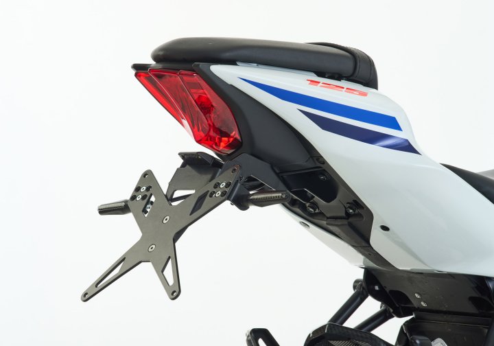 PROTECH Kennzeichenhalterset inkl. Reflektor und Kennzeichenbeleuchtung fÃ¼r GSX-R 125 WDL0 für G