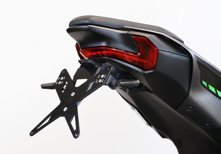 PROTECH Kennzeichenhalterset inkl. Reflektor und Kennzeichenbeleuchtung fÃ¼r Z900 ZR900S/V für Z9