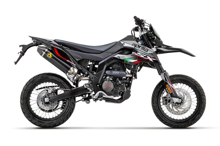 ARROW Auspuff DARK THUNDER mit Carbon-Endkappe für Aprilia RX125 / SX125 Modelljahr 2021-2023